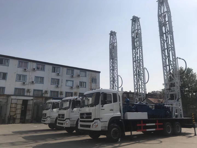 中水電集團來我廠對已訂購的鉆機進行驗收